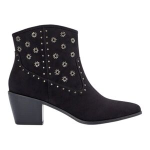 NIB JustFab “Rebel” Black Western Booties with Studded Floral Design Size 8.5